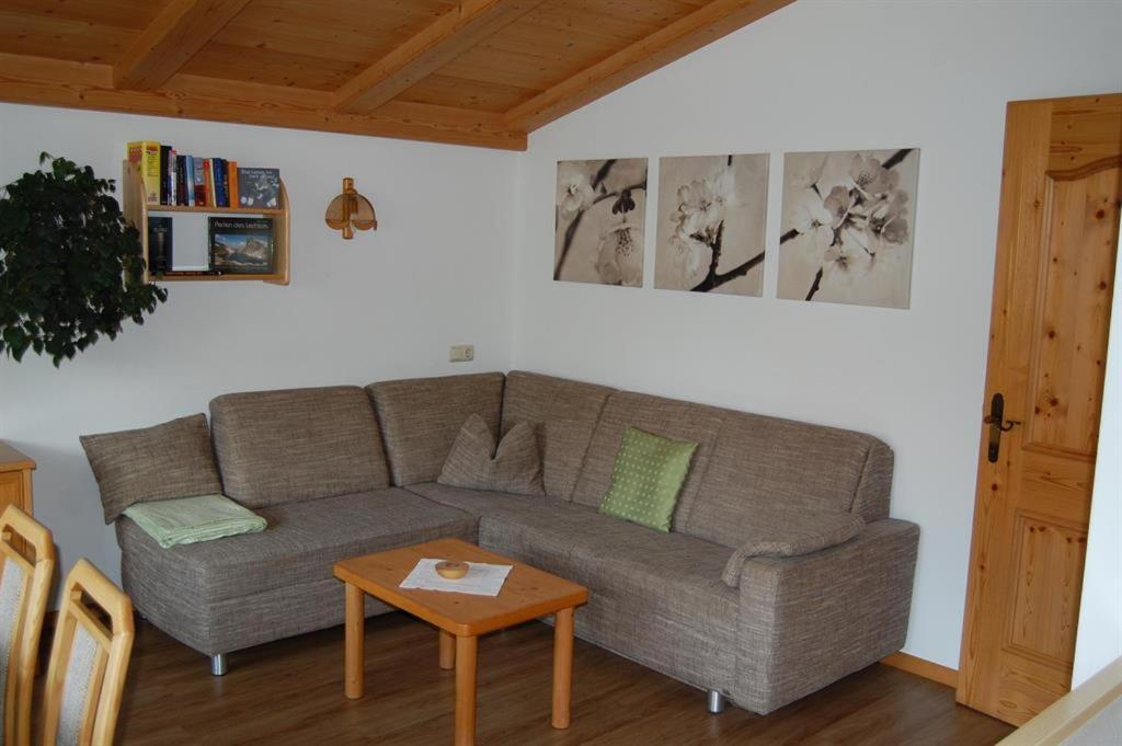 Haus Schreieck Klaudia Appartement Höfen Buitenkant foto
